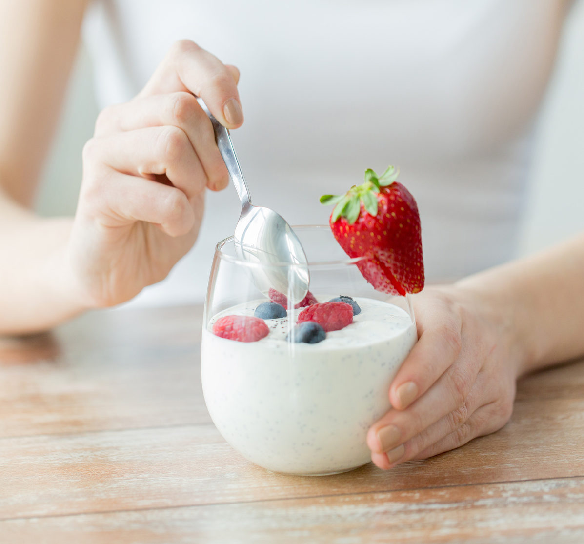 probiotic foods | RSC Bay Area | bowl of probiotic yogurt and fruit